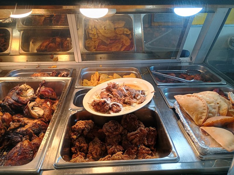 Pollo Tipico interior